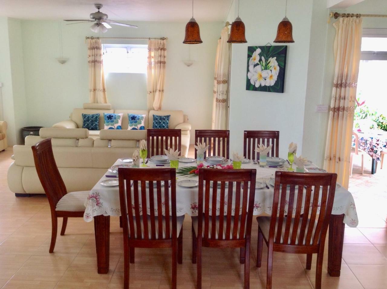 Fayruz Villa Is A 3 Bedroom, 3 Bathroom Detached House With Ac And Swimming Pool 5 Minutes Walk From Flic En Flac Public Beach Bagian luar foto