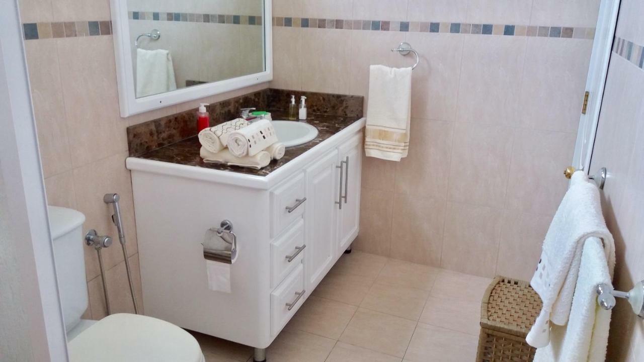 Fayruz Villa Is A 3 Bedroom, 3 Bathroom Detached House With Ac And Swimming Pool 5 Minutes Walk From Flic En Flac Public Beach Bagian luar foto